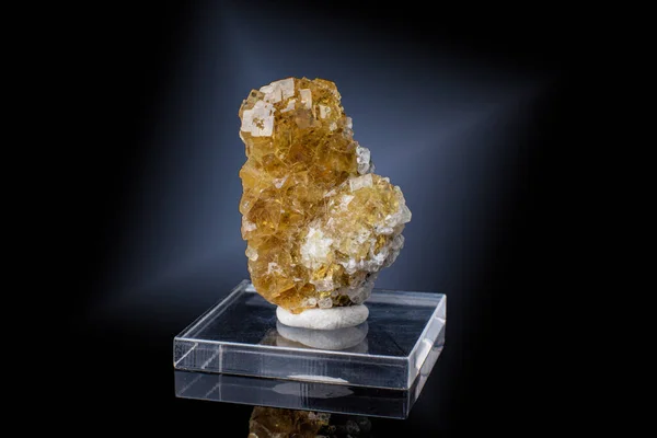 Item Maravilhoso Coleção Mineralógica Cristal Mineral Fluorite Sobre Fundo Preto — Fotografia de Stock