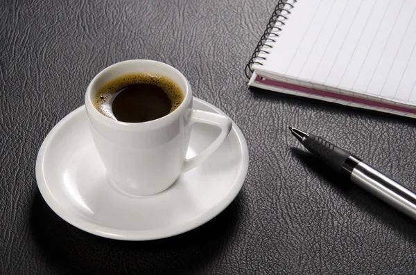 Кофе, ручка и блокнот Лицензионные Стоковые Изображения