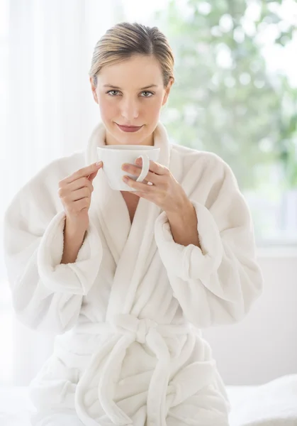 Woman With Coffe — Stock Photo, Image