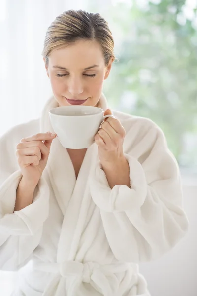 Woman Smelling C — Stock Photo, Image