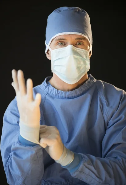 Portrait Of Male Surgeon Preparing For Surgery — Stock Photo, Image