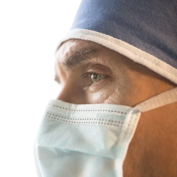 Closeup Of Surgeon Wearing Surgical Mask And Cap — Stock Photo, Image