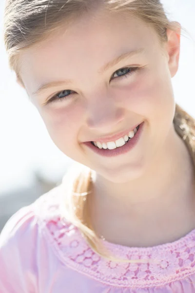 Portrait Of Little Girl Smiling — Stock Photo, Image