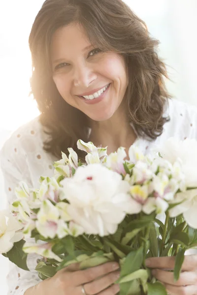 Cheerful Woman Holding Flower Bouquet — Stock Photo, Image