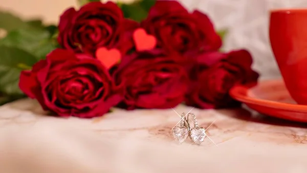 Diamanten zum Valentinstag 14. Februar — Stockfoto