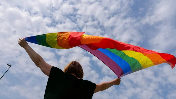 Hbtqia Månad Stolthet Regnbåge Fred Flagga Mot Blå Himmel Med — Stockfoto