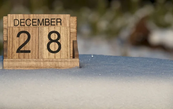 Träkalender December Datum Stående Snön Utomhus Naturen — Stockfoto