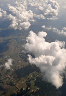 Bulutların üstünde