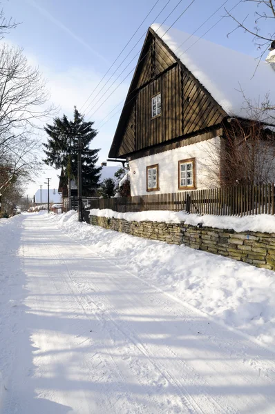 Cottage nel villaggio — Foto Stock