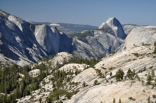 Valle de Yosemite con Media Cúpula —  Fotos de Stock