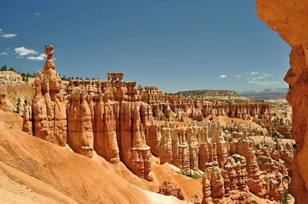 Zandsteen torens in bryce canyon — Stockfoto