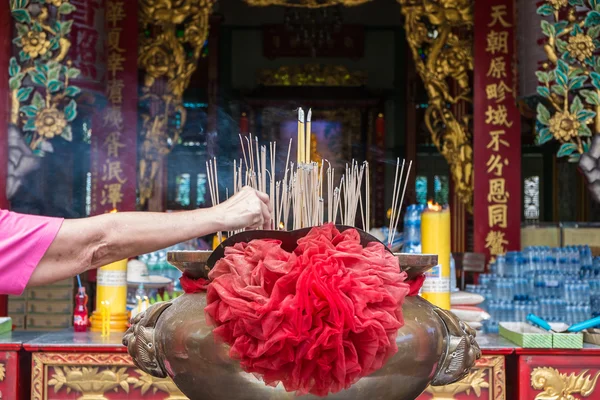 Chinese incenses in a buddhist temple — Stock Photo, Image