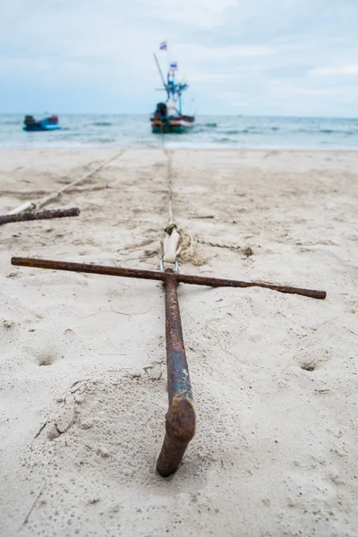 Kotwica na plaży — Zdjęcie stockowe