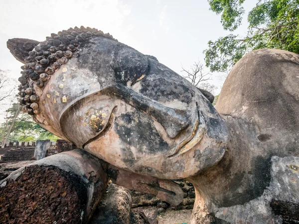 Ancient Buddha at Kamphaengphet Historical Park, Thailand — Stock Photo, Image