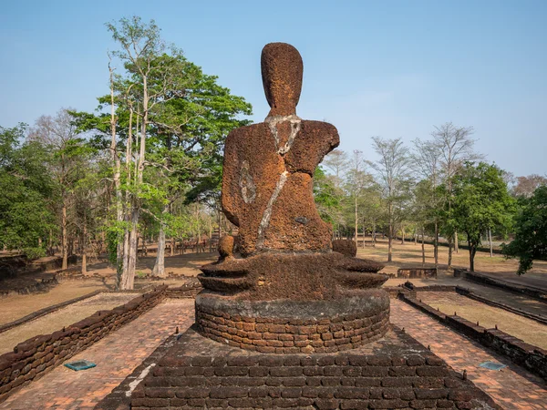 Arrière de l'ancien Bouddha brisé au parc historique Kamphaengphet , — Photo