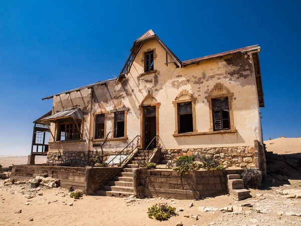 A casa do Quartermaster em Kolmanskop cidade fantasma — Fotografia de Stock