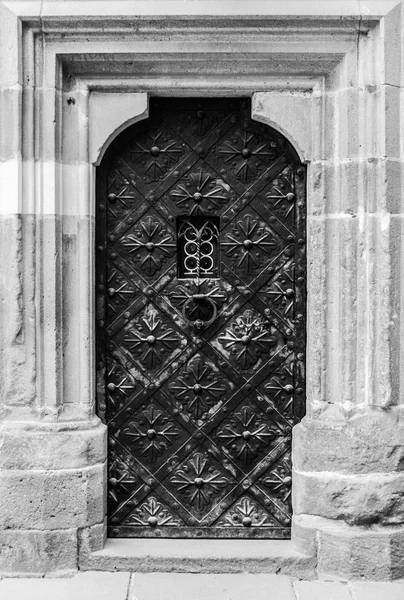 Porta velha do castelo — Fotografia de Stock