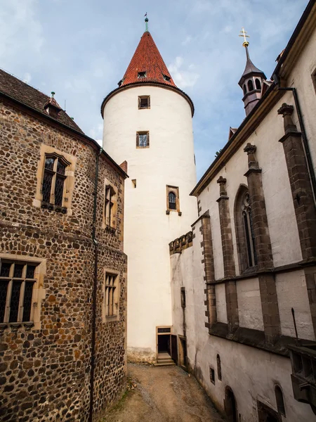 Großer Turm der Burg Kriwoklat — Stockfoto