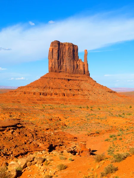 Рукавиця butte в monument valley — стокове фото