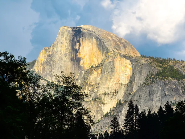 Pół Kopuła w yosemite — Zdjęcie stockowe