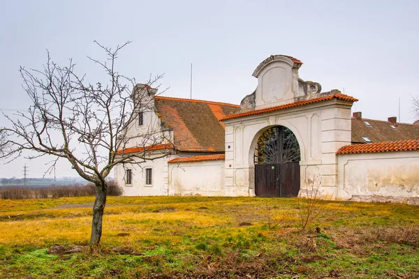 Traditional Czech rural baroque homestead — Stock Photo, Image