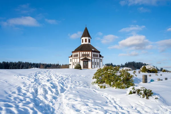 Wooden evangelic chapel in Tesarov in wintertime — Stock Photo, Image