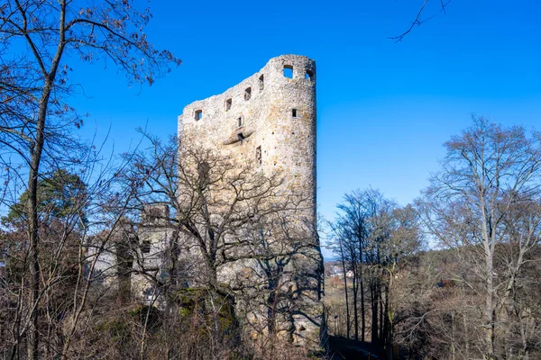 Middeleeuwse ruïnes van het kasteel van Valecov — Stockfoto