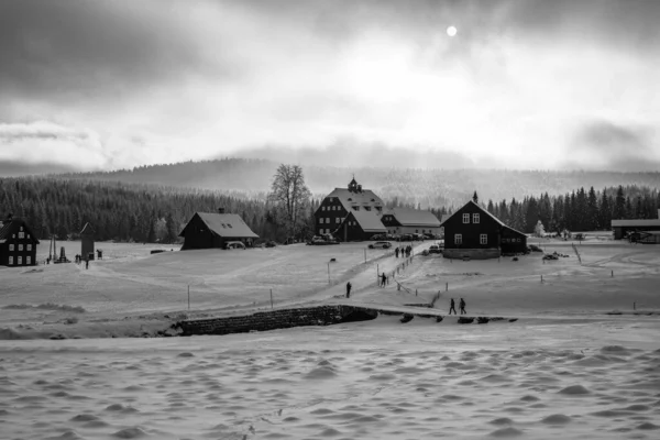 Paesaggio invernale delle montagne di Jizera — Foto Stock