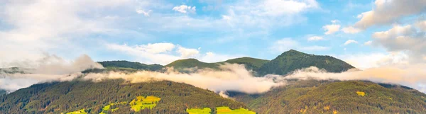 Green Alpine Peaks Zillertal Sunny Summer Day Clouds Rain Austria — Stock Photo, Image