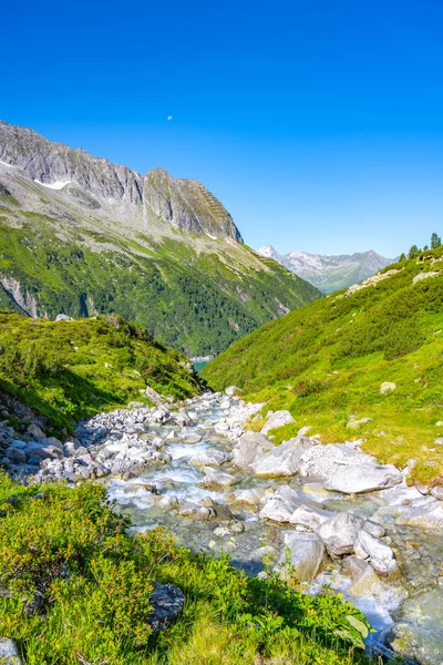 Skalnatý Alpský Potok Slunečného Letního Dne Rakouské Alpy Rakousko — Stock fotografie