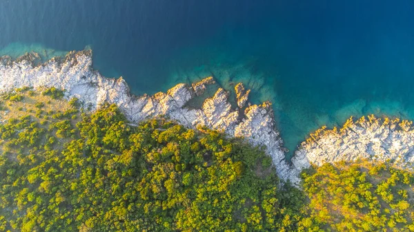 Rocky Cliffs Blue Sea Sunny Summer Day Istria Adriatic Coastline — Stockfoto