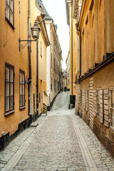 旧市街の古い石畳の通り スウェーデン ガンラ スタン ストックホルム スウェーデン — ストック写真