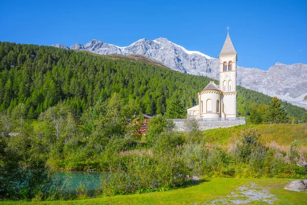 Pfarrkirche Gertraud Sulden Sulden Mit Dem Ortler Hintergrund Ortler Alpen — Stockfoto