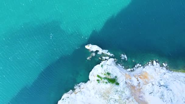 Klippig Kust Adriatiska Havet Solig Sommardag Istrien Kroatien Flygfoto Från — Stockvideo