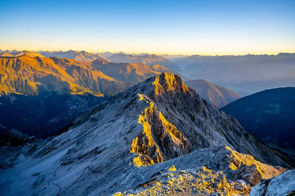 Alpes Picos Montanhosos Iluminados Pelo Sol Nascente Ortles Group Alpes — Fotografia de Stock