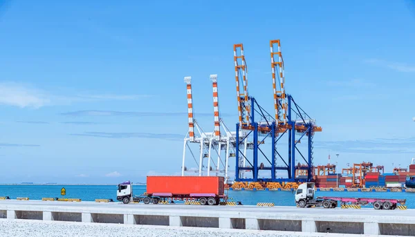 Containrar Fartyg Fraktföretag Kommersiell Logistik Och Transport Internationell Import Export — Stockfoto