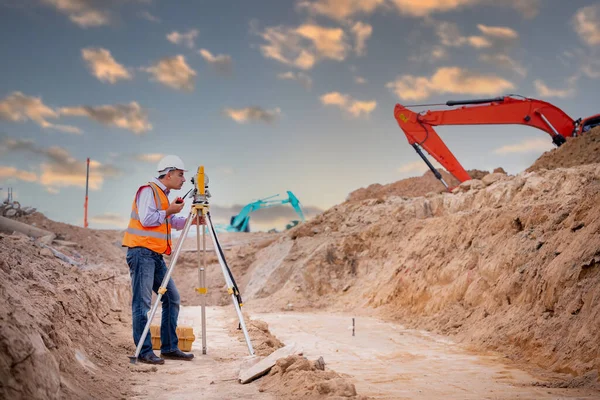 Construction Engineer Wear Safety Uniform Inspection Survey Workplace Tablet Excavation Fotos De Stock