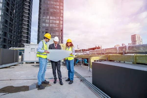 Industrie Ingenieur Unter Kontrolle Der Industrie Kühlturm Klimaanlage Ist Wasser — Stockfoto