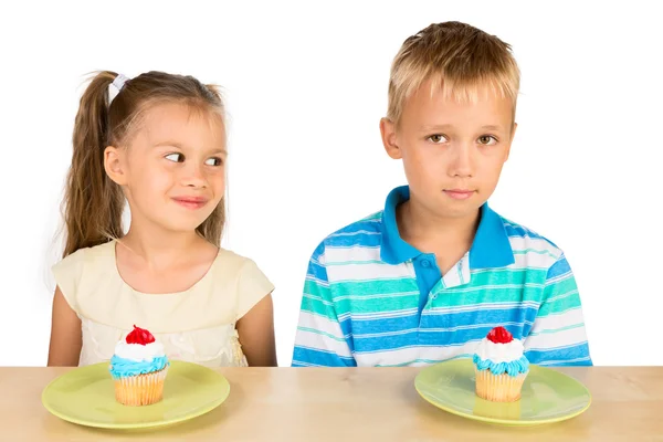 Kids and Cupcakes — Stock Photo, Image