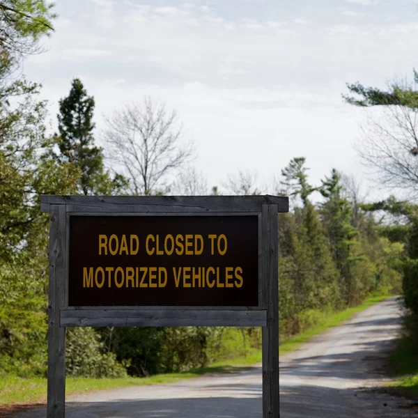 Road Closed to Motorized Vehicles Sign — Stock Photo, Image