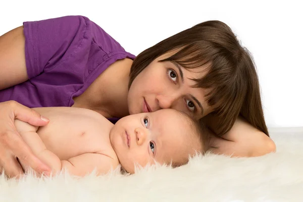 Mutter mit ihrer kleinen Tochter — Stockfoto