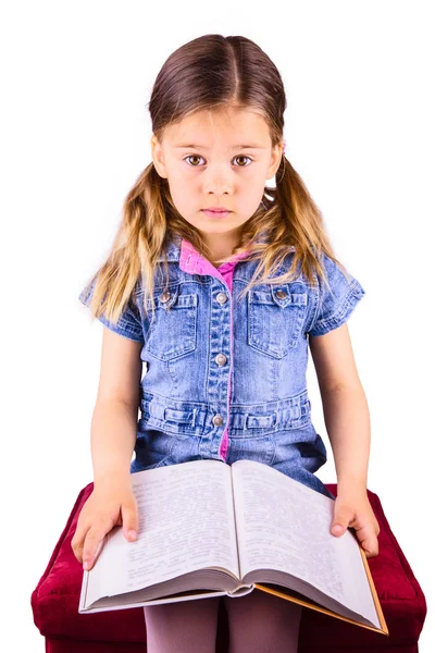 Chica con un libro — Foto de Stock