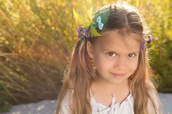 Schöne kleine Mädchen — Stockfoto