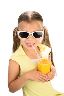 Portakal suyu içen kız