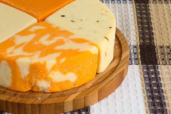 치즈의 4 개의 다른 조각 — 스톡 사진