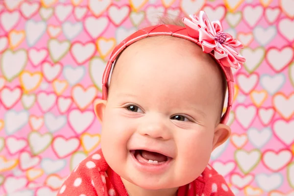 Bebé niña con diadema — Foto de Stock