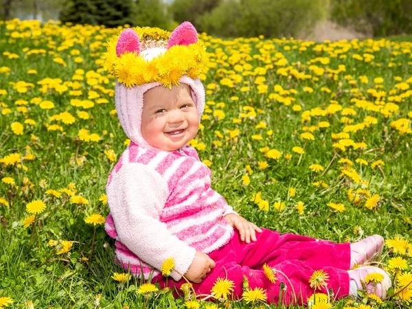 Girl and Dandelions — Stock Photo, Image