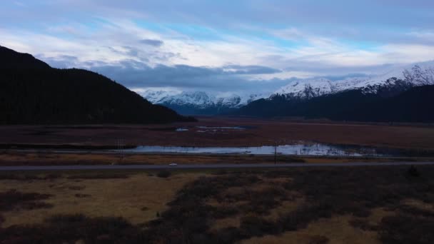 Paisaje de Alaska en otoño. Estados Unidos. Vista aérea — Vídeos de Stock