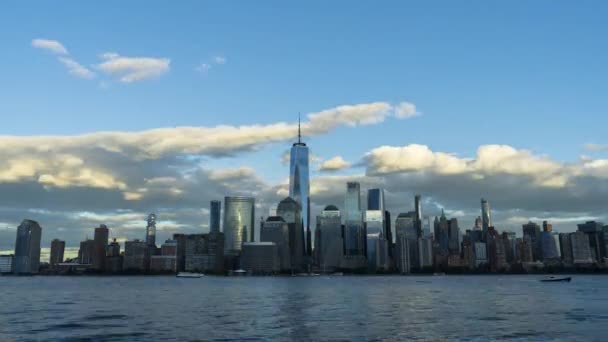 Manhattan Urban Skyline vid solnedgången. New York City, USA — Stockvideo