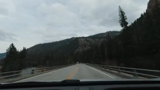 Wyoming 'de araba sürüyorum. ABD — Stok video